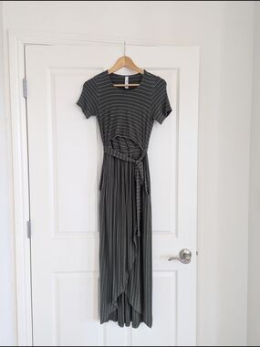 Latched Mama Petal Maxi Nursing Dress - XS / Olive Stripe